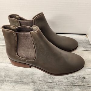 COLE HAAN | Ferri Leather Chelsea Size 8.5